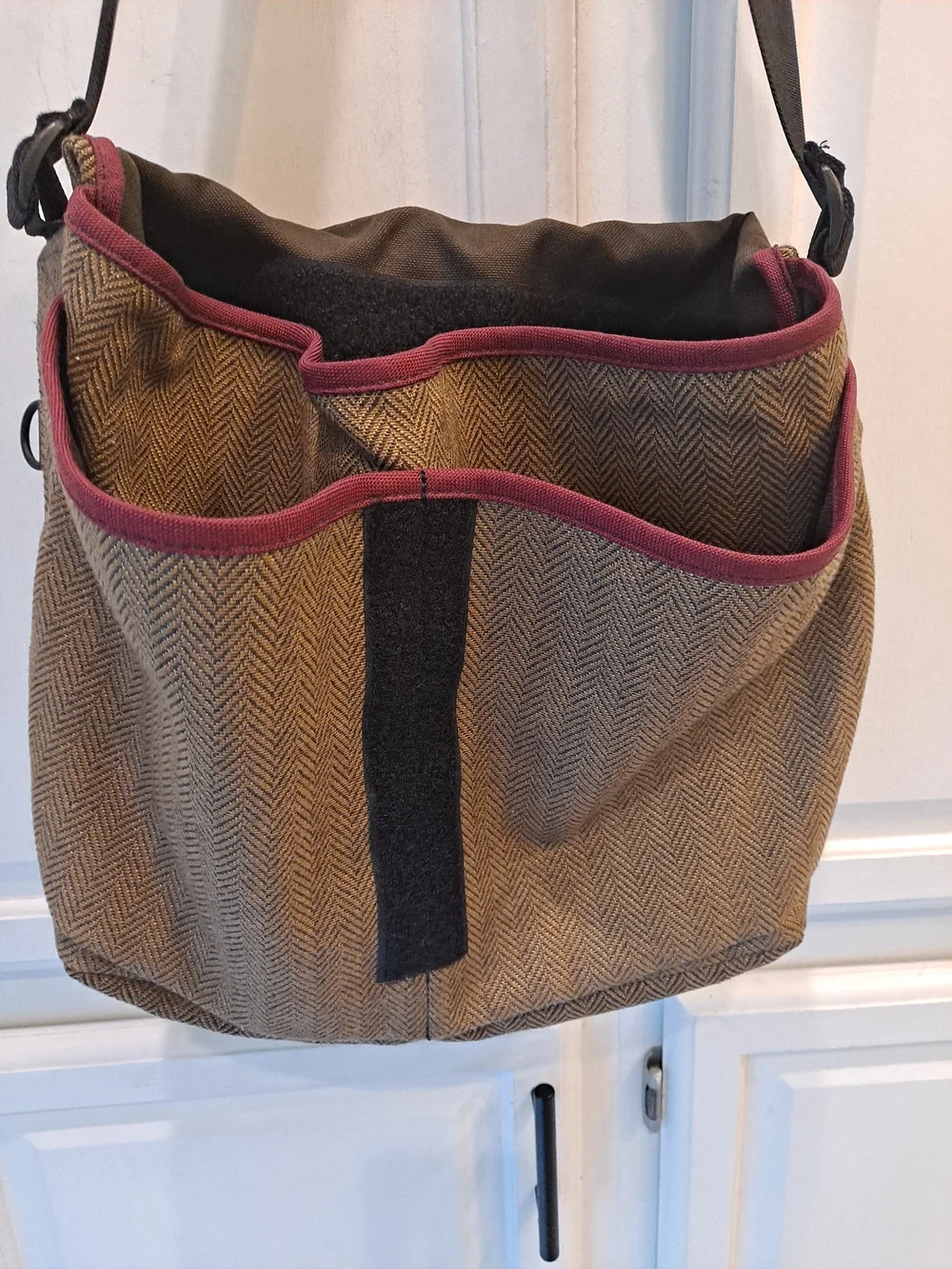Rickshaw Performance Tweed Tan Herringbone Messenger Burgundy Trim Bagworks Zero
